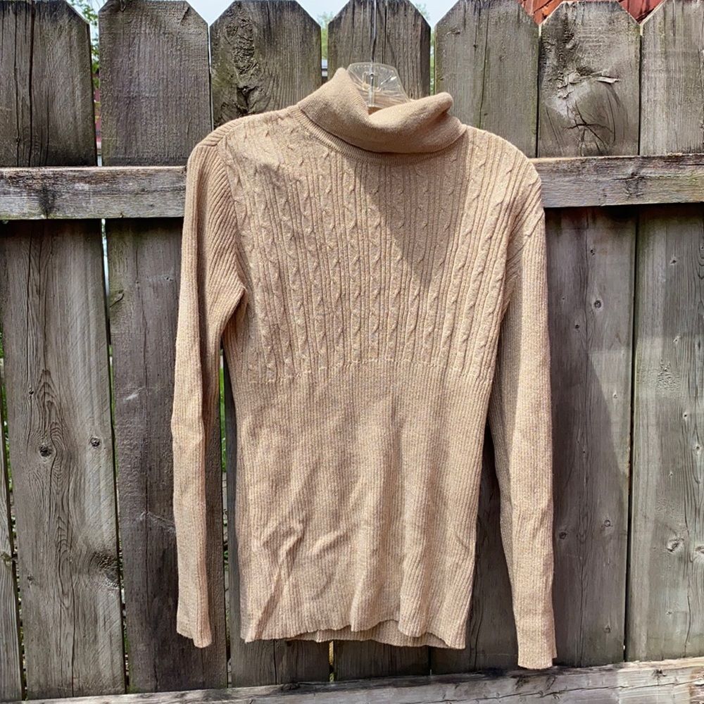 New York & Company gold shimmer turtleneck sz. L